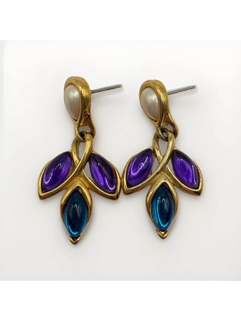 Vintage Trifari Gold Tone Purple Teal Pearl Jelly Belly Dangle Earrings READ